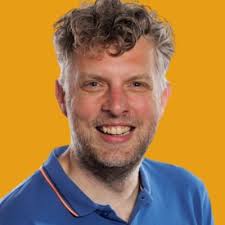 Wat. Een. Feest! Als je al 20 jaar als DJ de muzikale kers op de taart…