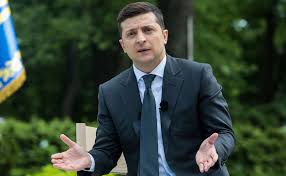 Владимир зеленский — молодой украинский политик, неожиданно выигравший на выборах президента страны в 2019 году. Zelenskij Zayavil Ob Otsutstvii Vremeni Na Reshenie O Doverii Putinu Politika Rbk