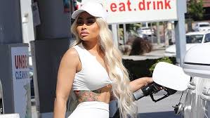 Blac Chyna New Boyfriend 2020 Blac Chyna Opted For A Monochromatic Look When She Was Out In La On Aug 9 Rocking A Head To Toe Whit In 2020 Platinum Blonde Hair Platinum Blonde Long Platinum Blonde