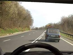 Un șofer din suceava a fost surprins de o cameră video în timp ce executa o manevră periculoasă în apropierea unei treceri de pietoni. Chestionare Auto Este PermisÄƒ DepÄƒsirea In SituaÅ£ia DatÄƒ