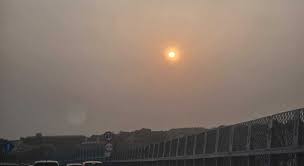 El cielo amarillo: polvo del Sahara sobre la ciudad