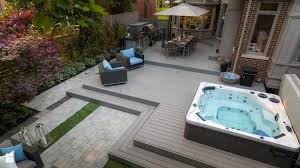 Urzadzamy Salon Pod Chmurka Na Co Zwrocic Uwage Aranzujac Taras Homebook Pl Jacuzzi Outdoor Backyard Pool And Spa Hot Tub Backyard