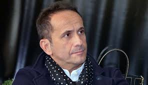Della vita privata di uccio de santis si sa davvero poco. Evasione Fiscale Indagato Il Comico Barese Uccio De Santis