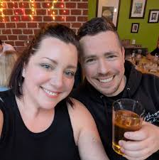 Hello! I'm looking for cake recommendations and pictures of the cakes  please!