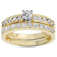 Walmart His And Hers Wedding Rings Newly Engaged Couple Loses Engagement Ring At Oklahoma Walmart