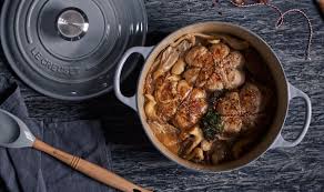 Le Creuset De Official Gefullte Hahnchenbrust Mit Waldpilzen Rezept Rezepte Lebensmittel Essen Essen