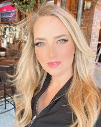 Katrina Paris's Instagram, Twitter & Facebook