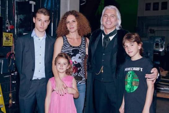Dmitri Hvorostovsky's success with family support