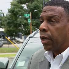 DC activists, officials debate enforcing city's own youth curfew