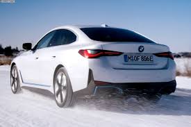 Bmw i4 m50 vs tesla model 3 performance. Bmw I4 Mehr Bilder Infos Zur Elektrischen 3er Alternative