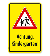 Durch dieses hilfsmittel gewinnen die kinder grundkenntnisse über verkehrszeichen und verkehrserziehung in spielerischer form. Geschwindigkeit Bei Kindergarten Schild Auto Auto Und Motorrad Fahrschule