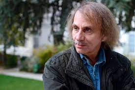 Sylvain bourmeau estime que le dernier livre de michel houellebecq jette de l'huile sur le feu inutilement. Pourquoi Serotonine Le Dernier Livre De Michel Houellebecq Fait Il Autant Parler