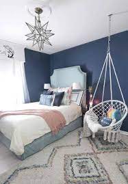Chambre teen décorée en blanc et gris avec accents en rose et noir pour un rendu chic. Idees Deco Chambre Ado Fille Et Garcon 30 Pieces Qui Font Mouche Idee Deco Chambre Ado Deco Chambre Ados Decoration Chambre Ado