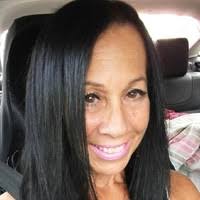 Shari Coombs's Instagram, Twitter & Facebook