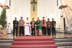 06.00 wib misa sabtu : 15 Trend Terbaru Gereja Katedral Malang Saat Natal Inspiratif Galeri