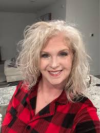 Can anyone recommend a good warm and waterproof coat that actually fits a  gsp and is also strong and thorn proof? Coats off the shelf aren't easy to  find. If they fit