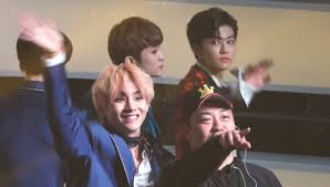 Julukan bear atau gomdori sendiri ternyata diberikan langsung oleh sang ayah v bts. Minta Staf Mbc Gayo Daejejun Bantuin Cari Ayah Dan Ibunya V Bts Dibilang Imut Banget