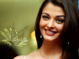 Aishwarya Rai Smile Nicely Pose Aishwarya Rai Wallpaper Aishwarya Rai Pink Lips