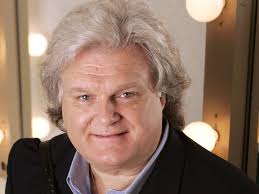 Ricky Skaggs gives a hearty thanks