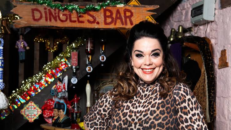 Lisa Riley is returning to Emmerdale as Mandy Dingle... just in time for  Christmas - Heart