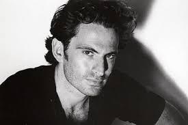 Hold Me, Thrill Me, Kiss Me (film)