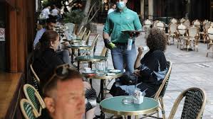 Όπως ανέφερε η εστίαση θα ανοίξει και ίσως προηγηθεί λίγο του τουρισμού. Pame Gia Kafe Deila Xamogela Stoys Idiokthtes Sthn Estiash Meta To Anoigma Pics Skai