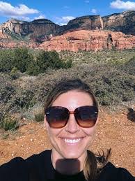 Jennifer Giraldin's Instagram, Twitter & Facebook