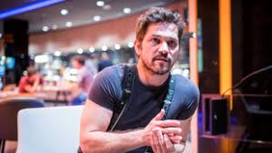Friderikusz sándor mély lelki húrokat pengető celebátalakítós műsorának legutóbbi adásában nagy zsolt és oltai kata mindösszesen plusz 20 évet kapott a maszkmesterektől, de a színészt így is sokkolta a látvány. Nagy Zsolt Hirek Cikkek A Velveten