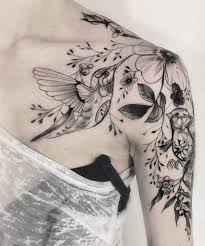 Wenn dir „kolibri tattoo gefällt, gefallen dir vielleicht auch diese ideen. Kolibri Tattoo Auf Der Schulter Kolibri Schulter Tattoo Tattoo Schulter Frau Blumen Tatowierungen Tattoo Schulter Frau