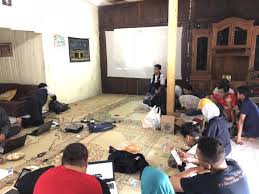 Berdasarkan informasi yang dihimpun radar cirebon, pencurian itu terjadi pada malam ketiga beko menginap di samping balai desa rawagatel. Perancangan Animasi Dan Game Untuk Menunjang Pembelajaran Huruf Dan Bahasa Daerah Kkn Universitas Diponegoro