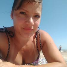 Primer episodio de VOS LO VALÉS TV! 🤩 Rutina de belleza en casa con  Luisana Lopilato y Estefi Novillo. ¡No te lo pierdas! 👇