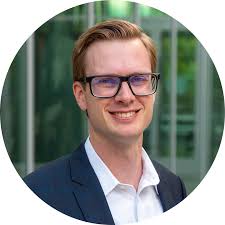 Taylor Barkley's Instagram, Twitter & Facebook