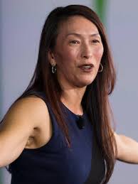 Denise Lee Yohn Speaking Fee, Schedule, Bio & Contact Details