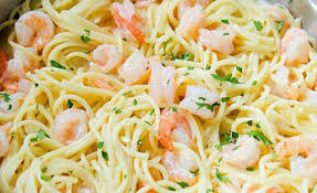 Pour Les Amateurs De Pates Et De Fruits De Mer Voici La Recette De Spaghettis Aux Crevettes Et A L Ail Aux Quatre Fromages Garlic Shrimp Pasta Shrimp Pasta Garlic Shrimp