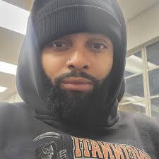 Sable rips off Jacqueline's top live