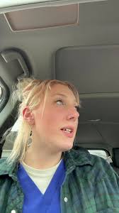 Woman Crash into A Guy Offers to Fix The Bumper