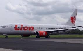 Bagi mereka yang mengambil konsentrasi pada bidang broadcasting tentu. Ban Pesawat Lion Air Pecah Saat Mendarat Warta Kota