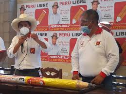Professor josé pedro castillo terrones, 51, was born in the district of tacabamba, in the chota province located in cajamarca, the jurisdiction where he went to vote on april 11. Pedro Castillo Candidato Peru Libre Plantea Deportar Extranjeros Comenten Delitos Peru Elecciones 2021 Politica Correo