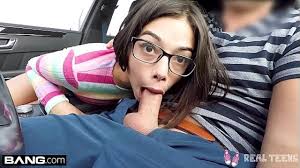 Real Teens - Petite teen POV pompino pubblico