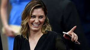 Officials in brazil say first lady michelle bolsonaro is being monitored by doctors after testing positive for the coronavirus. Michelle Bolsonaro Recebeu R 72 Mil Em 21 Cheques De Politica