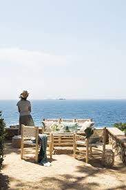 Une Chambre Avec Vue Mer Dans La Petite Maison Sur La Plage Small Beach Houses Private Patio Beach House