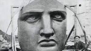 Liberty's Torch: The Great Adventure to Build the Statue of Liberty:  Mitchell, Elizabeth: 9780802122575: Amazon.com: Books