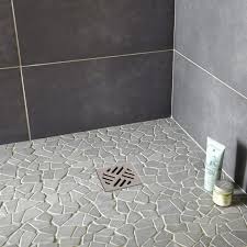 Tapis De Baignoire Antiderapant Vous Aimerez Pour Les Annees A Venir Stone Tile Bathroom Shower Floor Tile Shower