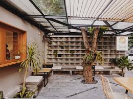 Sejatinya desain rumah modern tropis dipilih oleh sebagian orang untuk dijadikan rancangan tempat hunian karena menurut sebagian pendapat tentang desain rumah modern yang menampilkan kesan rapi serta dari desain rumah modern tropis yang memiliki gaya desain serta tata letak yang unik. Canvas Cafe Bali Studio Tropis Archdaily