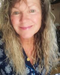 This page is great. I need the help to make the most of mine and my  daughters hair. We have thick wavey hair but no idea how to make the most of