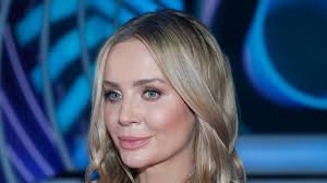 She is known for her work on the coldest game (2019), random (audioserial) (2021) and random stories: Agnieszka Wozniak Starak Z Tesciami Na Gali Herbapolu Na Jej Twarzy Zagoscil Usmiech Magazyn Rmf Fm