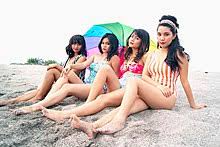 A person who takes photos for a newspaper. Sun Tanning Wikipedia