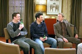 Ted mosby, okolo ktorého sa seriál točí, sedí na gauči a rozpráva svojim deťom príbeh (2030) udalostí, ktoré viedli k tomu, ako spoznal ich matku. Ako Som Spoznal Vasu Mamu