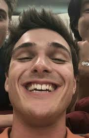 Echo Thompson (echothompson923)