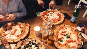 11 Restaurants In Denen Es Hervorragende Neapolitanische Pizza Gibt Mit Vergnugen Berlin